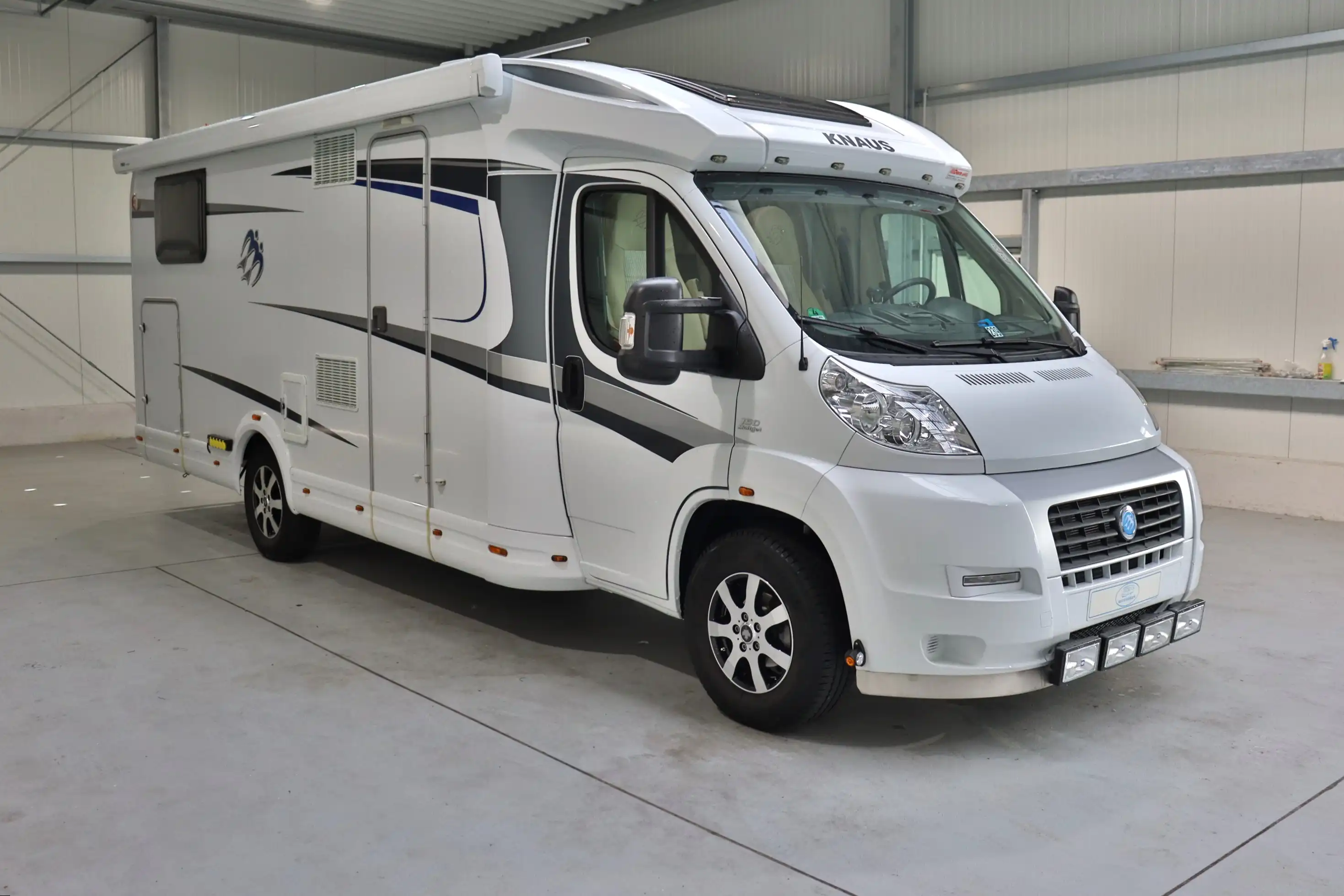 KNAUS SKY TI 700 MEG